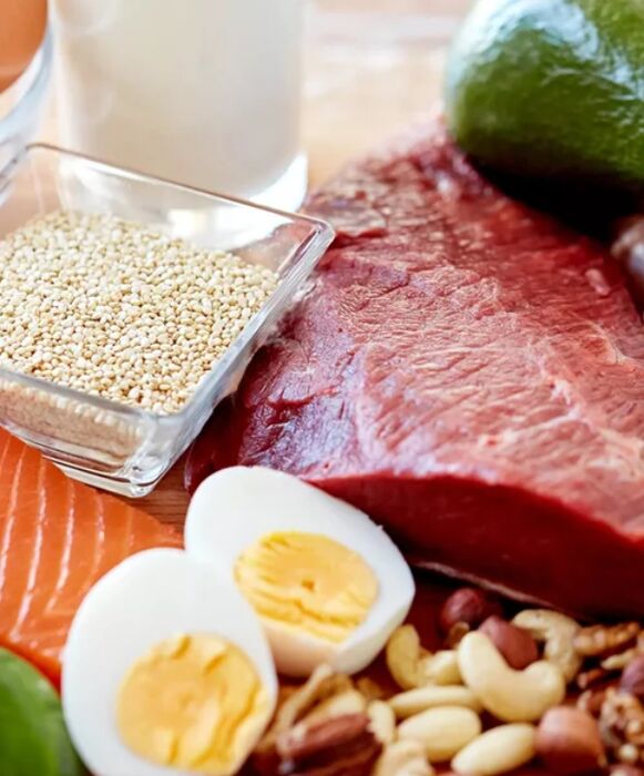 Diät für Gastritis Tabelle 4 beinhaltet die Verwendung von Eiern und magerem Fleisch